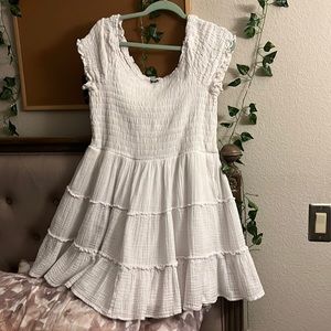American Eagle white ruffled dress, size XL juniors women’s